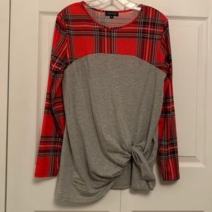 Like New Simply Southern Collection Twist Knot Plaid Top Christmas Holiday